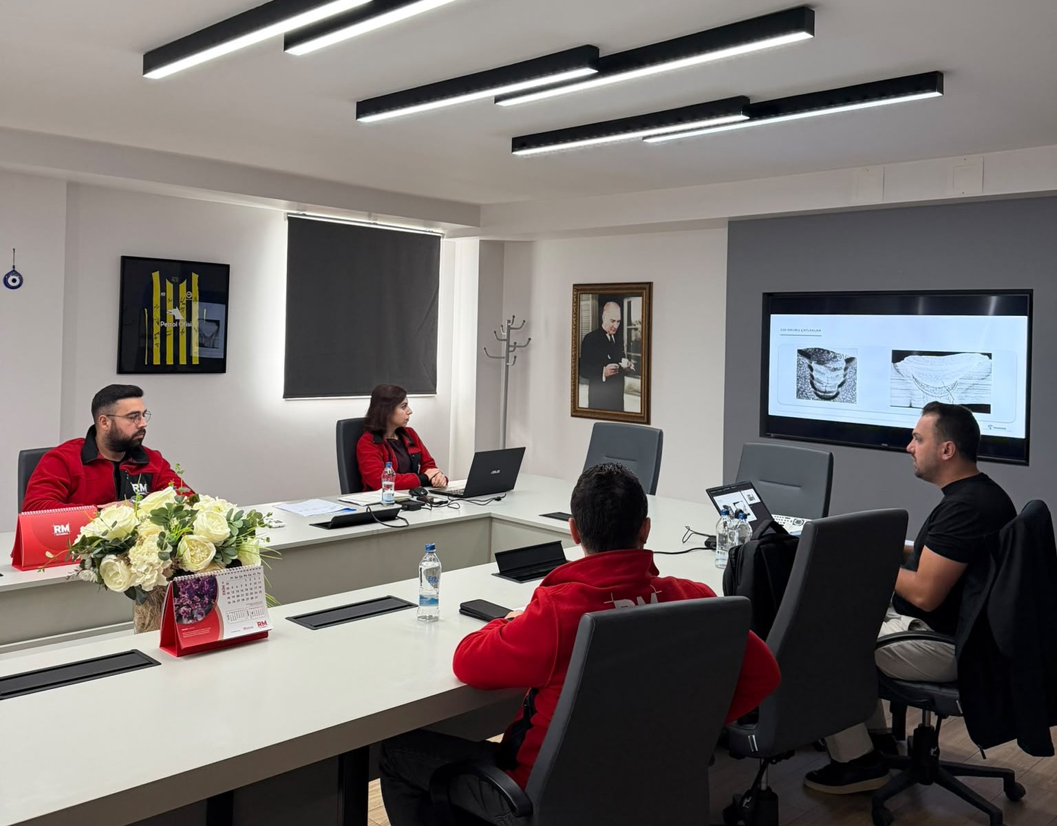 service-image